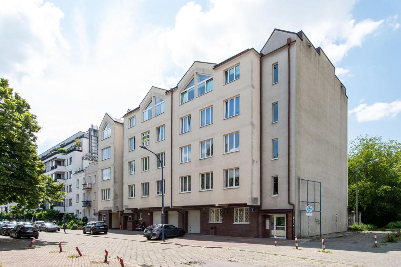 Mgr Ministudio Bitwy Warszawskiej Obok Lotnisko Warszawa Exterior photo